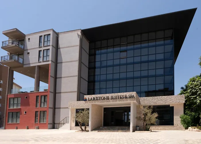 Laristone Suite Spa Hotel
